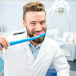 «Игры в прятки» с зубным врачом